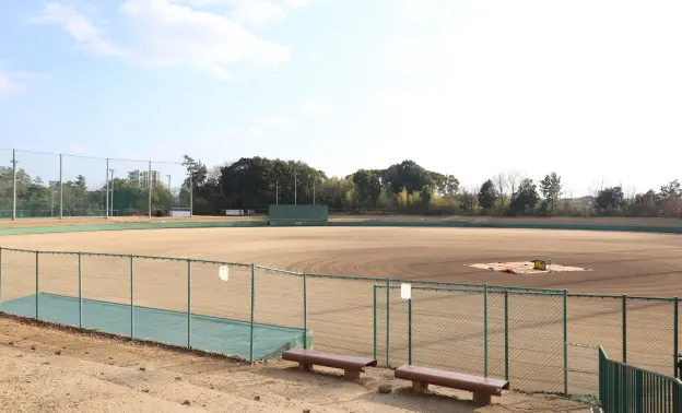 毘森公園野球場